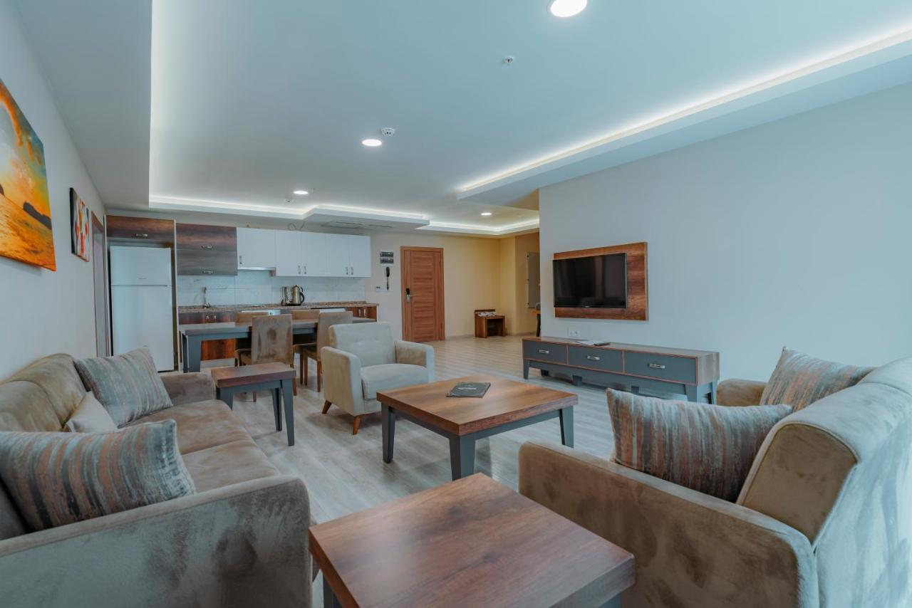 Empula & Residences Hotel